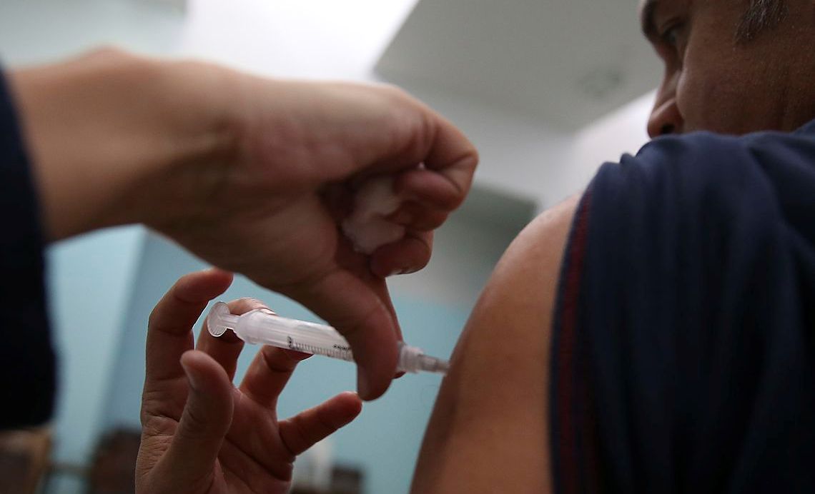Com surto de doenças respiratórias e apenas 16% do público-alvo vacinado em Campo Grande vereador pede vacinação em massa