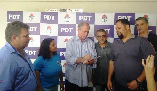 Em Campo Grande, Ciro Gomes assinou Abaixo Assinado contra a privatização dos Correios