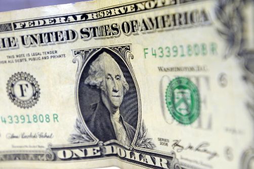 Dólar cai para R$ 5,58 e bolsa sobe após anúncio do Banco Central dos Estados Unidos de baixar os juros