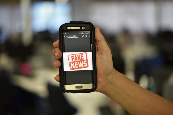 Após derrota com Medida Provisória, Bolsonaro propõe Projeto de Lei que limita remoção de conteúdos em redes sociais; projeto favorece divulgadores de fake news