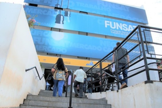 Emprego: Funsat oferece 596 vagas em diversas áreas em Campo Grande