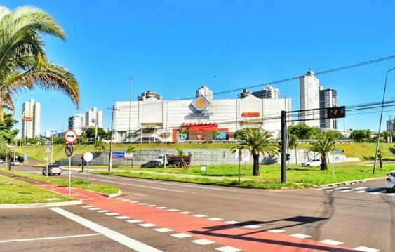 Campo Grande: decreto de Marquinhos autoriza reabertura dos shoppings; Justiça acata liminar a pedido do prefeito e libera reabertura de igrejas