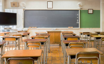 Comissão rejeita abertura obrigatória de escolas públicas nos fins de semana para a comunidade