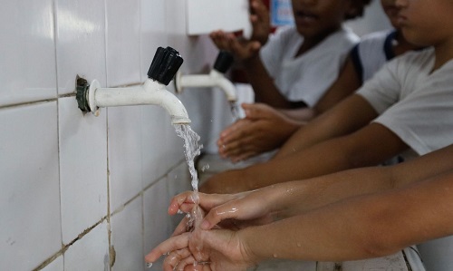 Privatização: Bolsonaro sanciona lei do novo Marco Legal do Saneamento Básico