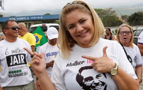Suspeitas sobre a ex-mulher cercam Bolsonaro de novas contradições; ela comprou 14 imóveis, parte em dinheiro vivo