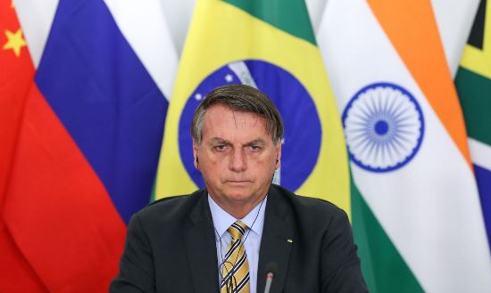 Bolsonaro dá entrada em hospital para investigar crise de soluços