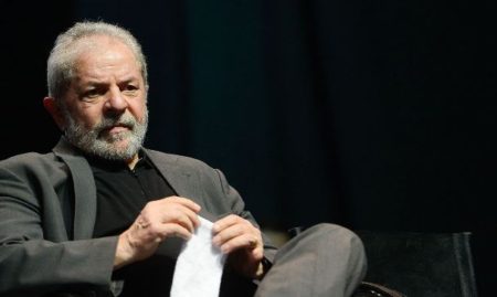 Lula diz que aumentará salário mínimo acima da inflação