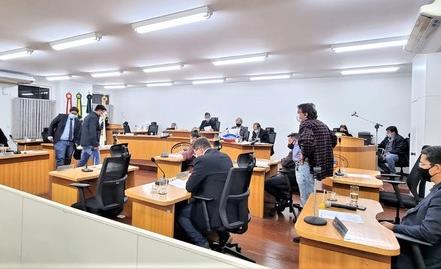 Corumbá: reforma da previdência aprovada penaliza servidores públicos e sindicato da educação protesta