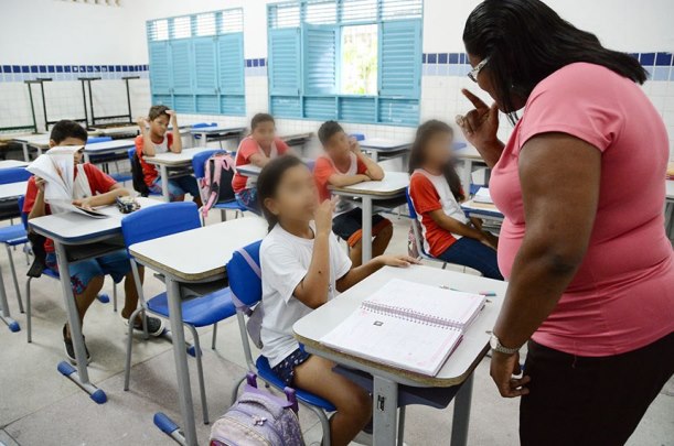 Abandono da escola: pesquisa de mestrado sobre evasão escolar resulta em curso para capacitação de professores