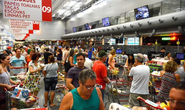 Consumo nos lares cresce 2,58% até agosto, diz associação de supermercados
