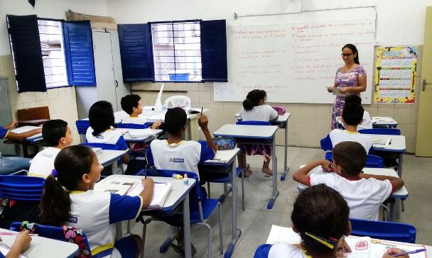 Supervisores escolares querem regulamentação da profissão e concurso para contratação em Campo Grande