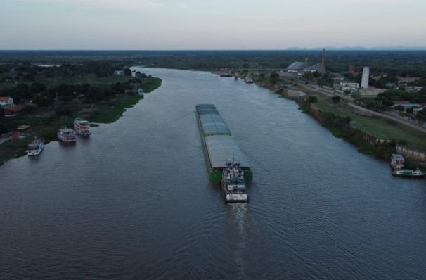 Rio Paraguai passa por dragagem para melhorar escoamento da produção regional