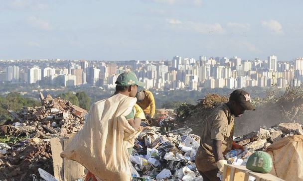Projeto exige que municípios receptores de resíduos sólidos reciclem 90% do próprio lixo