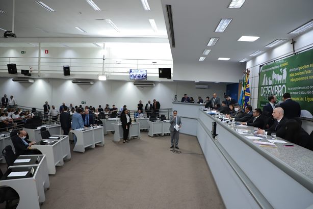 Em sessão extraordinária, vereadores de Campo Grande aprovam doação de áreas públicas para empresas privadas e “incentivos fiscais”