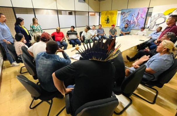 Indígenas de 23 comunidades urbanas de Campo Grande entregam à Setescc relatório sobre situação na capital de MS