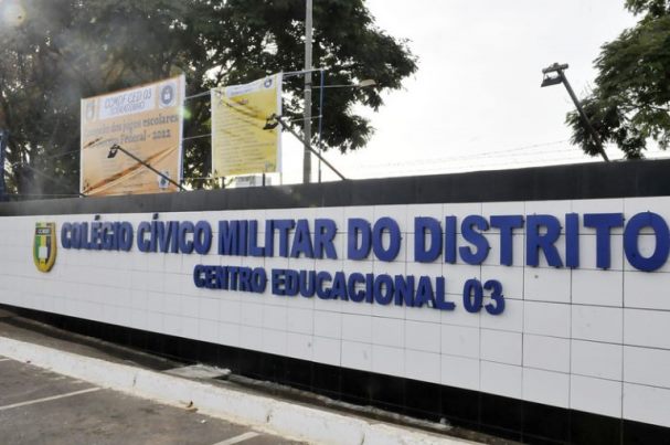 Educação: projeto revoga programa de escolas cívico-militares do governo Bolsonaro