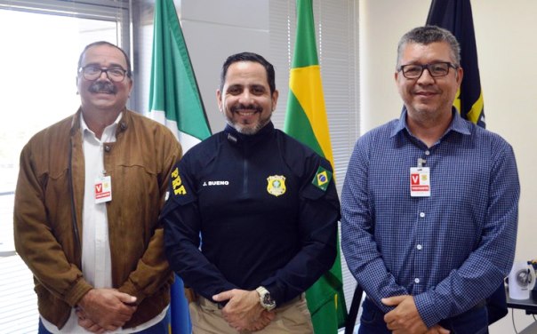 Superintendente da PRF/MS recebe visita do superintendente regional dos Correios