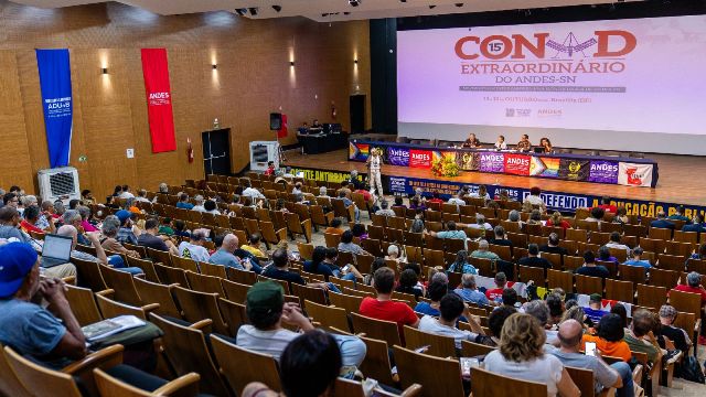 Docentes das universidades federais: carreira única e ataques à Educação são destaques de evento da Andes