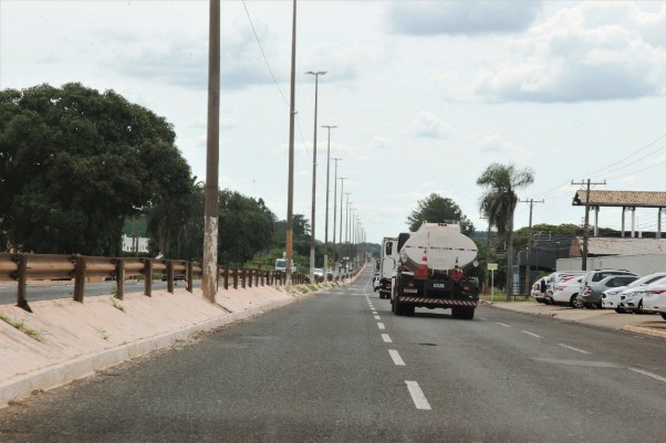 Campo Grande: “Não podemos aceitar um asfalto que se desmancha”, afirma vereador sobre obra entre Aeroporto e Núcleo Industrial