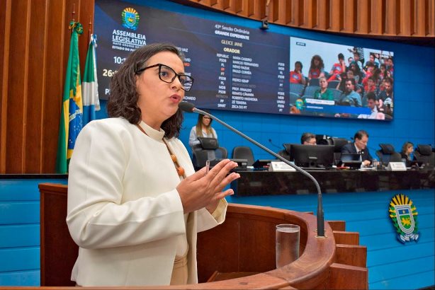 Escolas públicas em Dourados: terceirização, contratações temporárias, superlotação e falta de vagas Escolas públicas em Dourados: terceirização, contratações temporárias, superlotação e falta de vagas