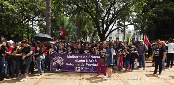 Escolas estaduais, municipais, universidades e Institutos Federais devem parar nesta quarta, 15, contra reforma da Previdência e cortes na Educação