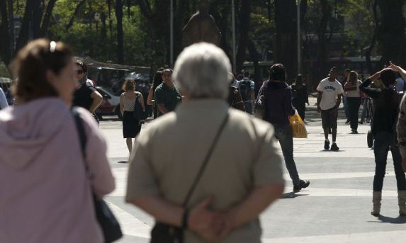 Com isolamento, exposição ao sol não deve ser esquecida;  importância está na produção da vitamina D